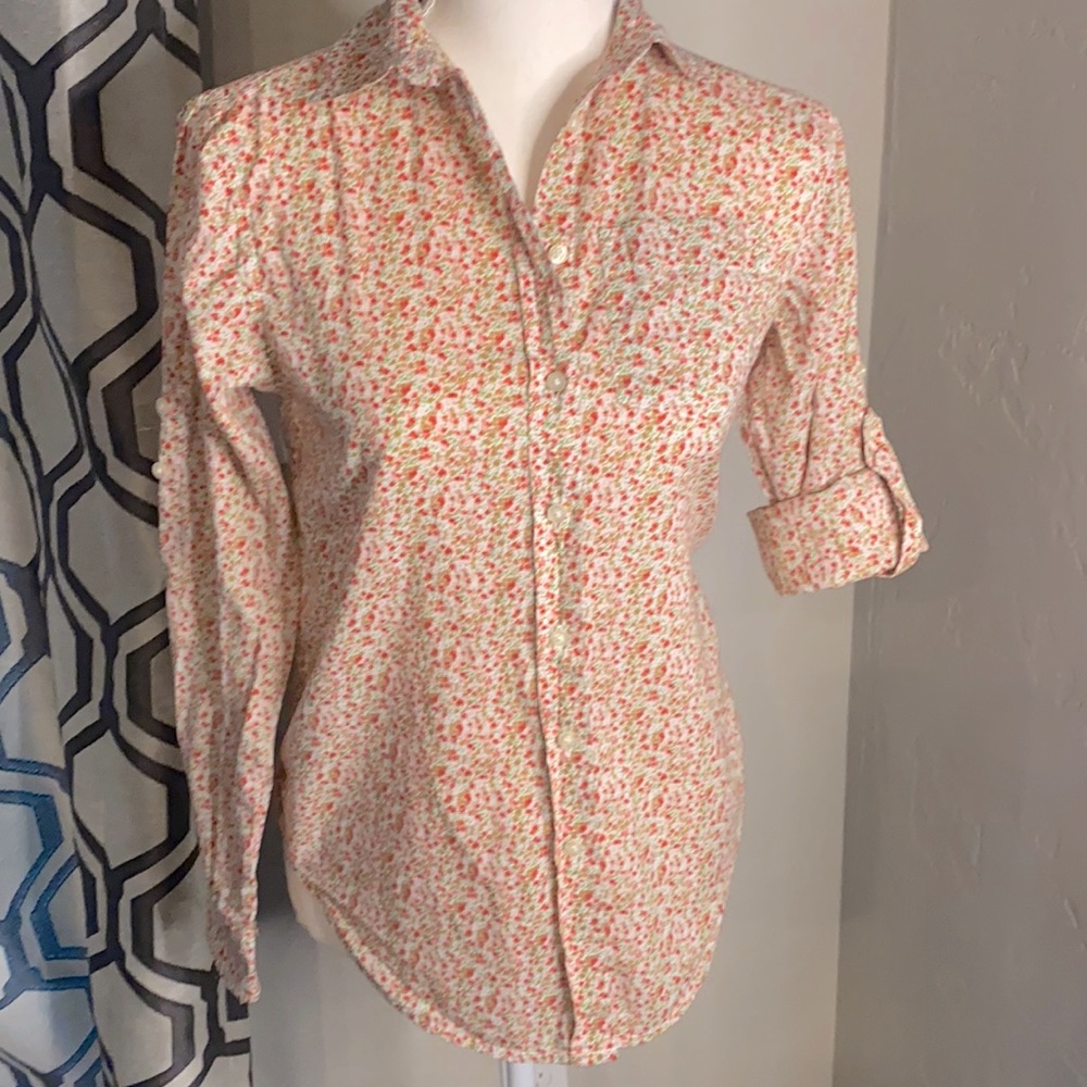 Gap bright and cheery button up floral shirt